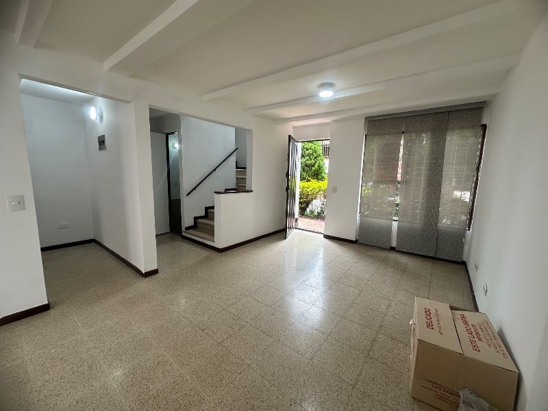 CASA EN ARRIENDO UBICADO EN ENVIGADO POR EL SECTOR EL DORADO - 2