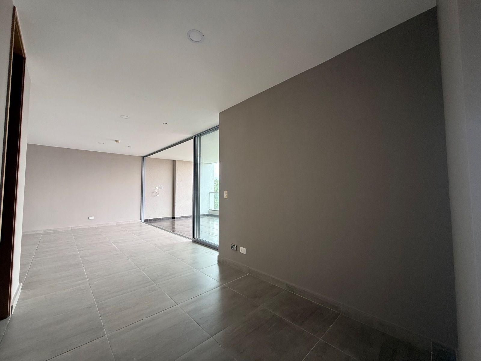 APARTAMENTO EN ARRIENDO UBICADO MEDELLIN SECTOR EL TESORO - 2