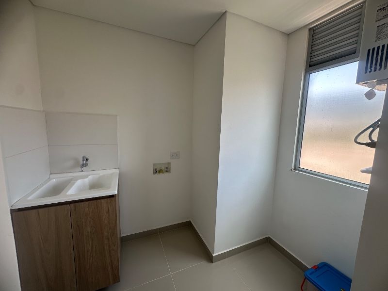 APARTAMENTO EN ARRIENDO UBICADO EN ENVIGADO SECTOR EL PORTAL - 13