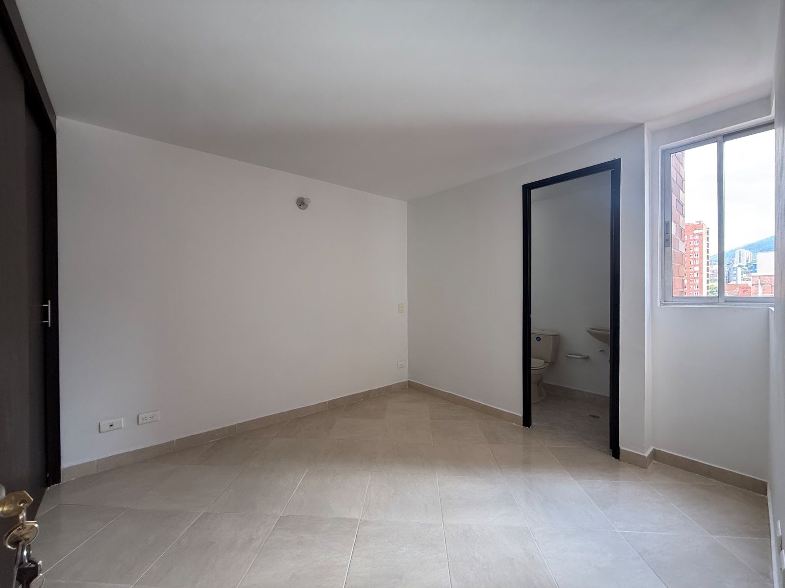 APARTAMENTO EN ARRIENDO UBICADO MEDELLIN SECTOR BOSTON - 6