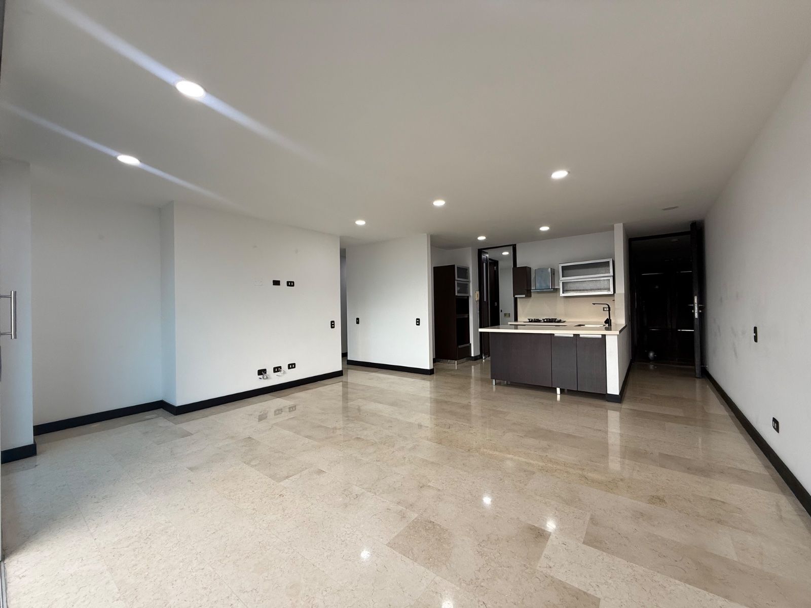 APARTAMENTO EN ARRIENDO UBICADO EN SABANETA SECTOR AVES MARIA - 3