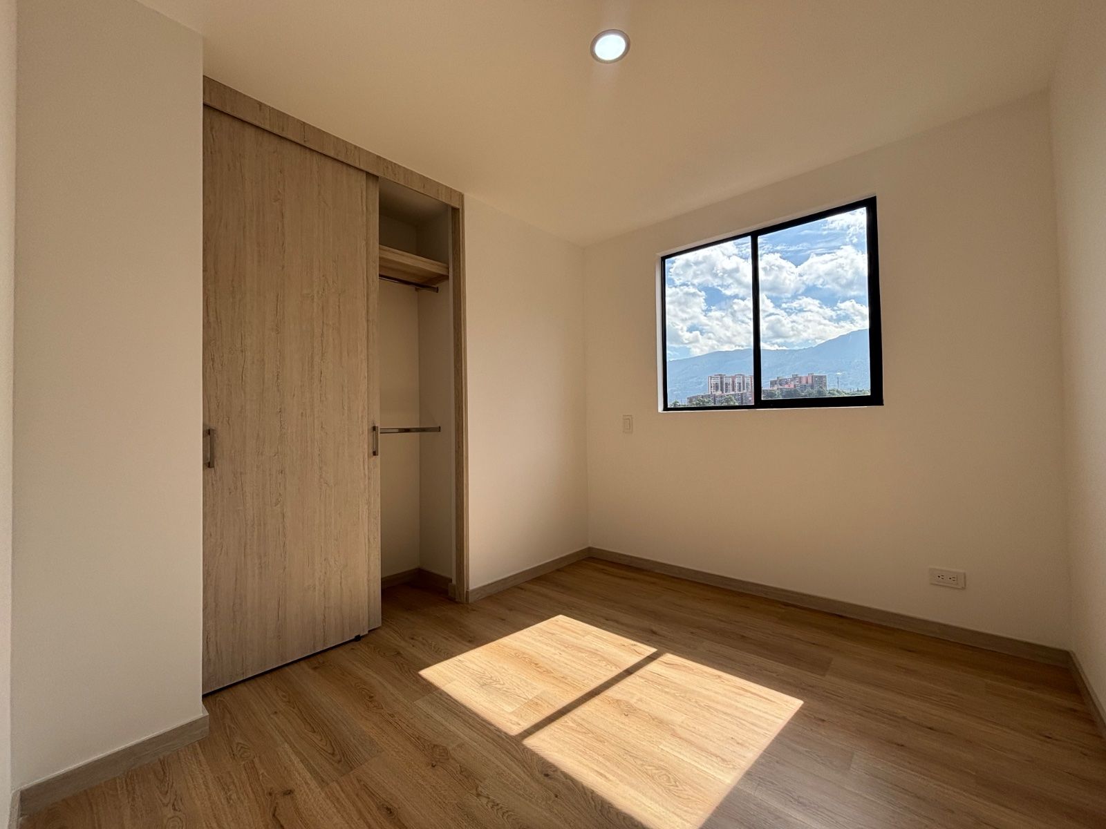APARTAMENTO EN ARRIENDO UBICADO ENVIGADO SECTOR SENORIAL - 7
