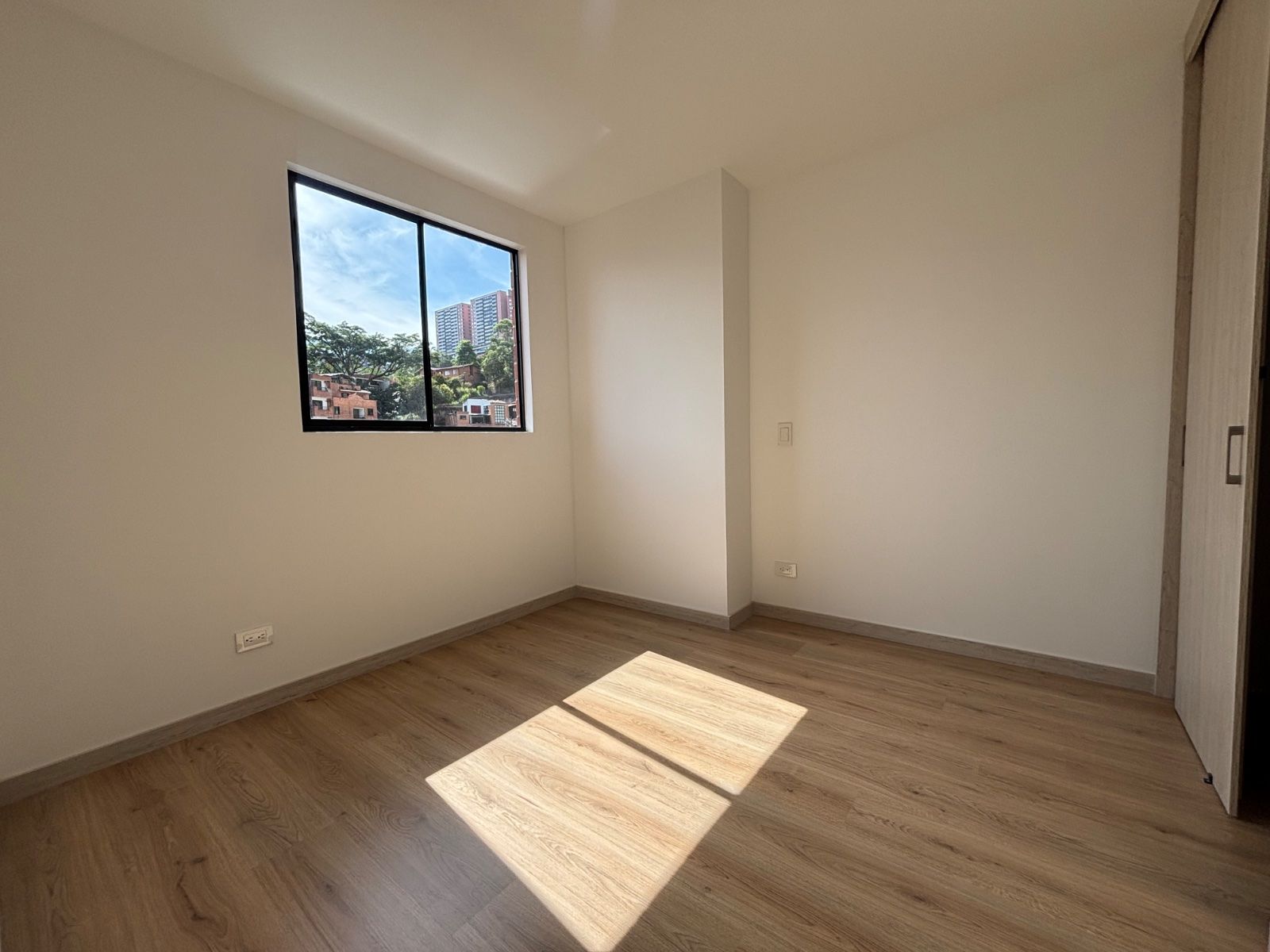 APARTAMENTO EN ARRIENDO UBICADO ENVIGADO SECTOR SENORIAL - 6