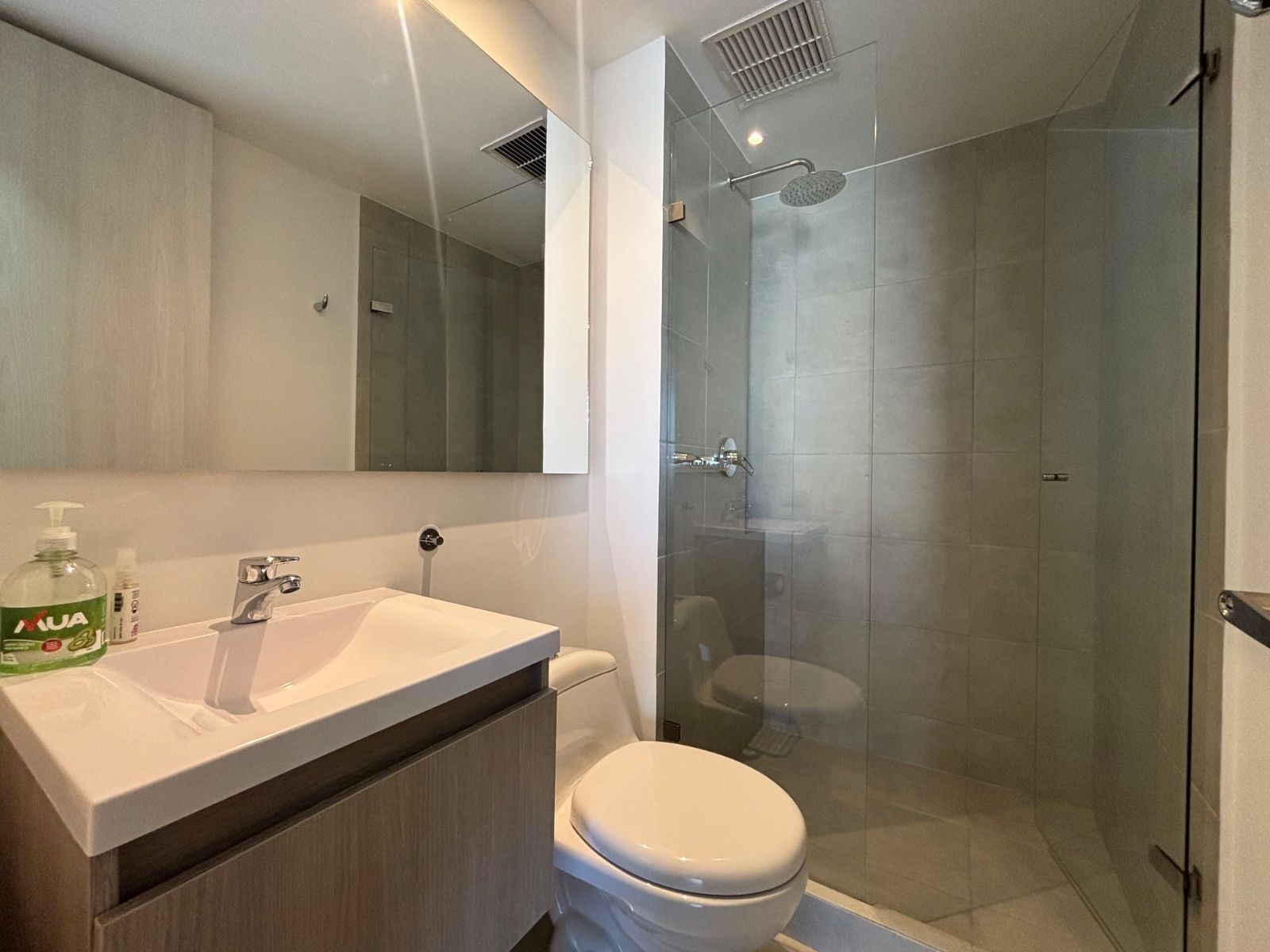 APARTAMENTO EN ARRIENDO UBICADO ENVIGADO SECTOR ZONA 1 - 6