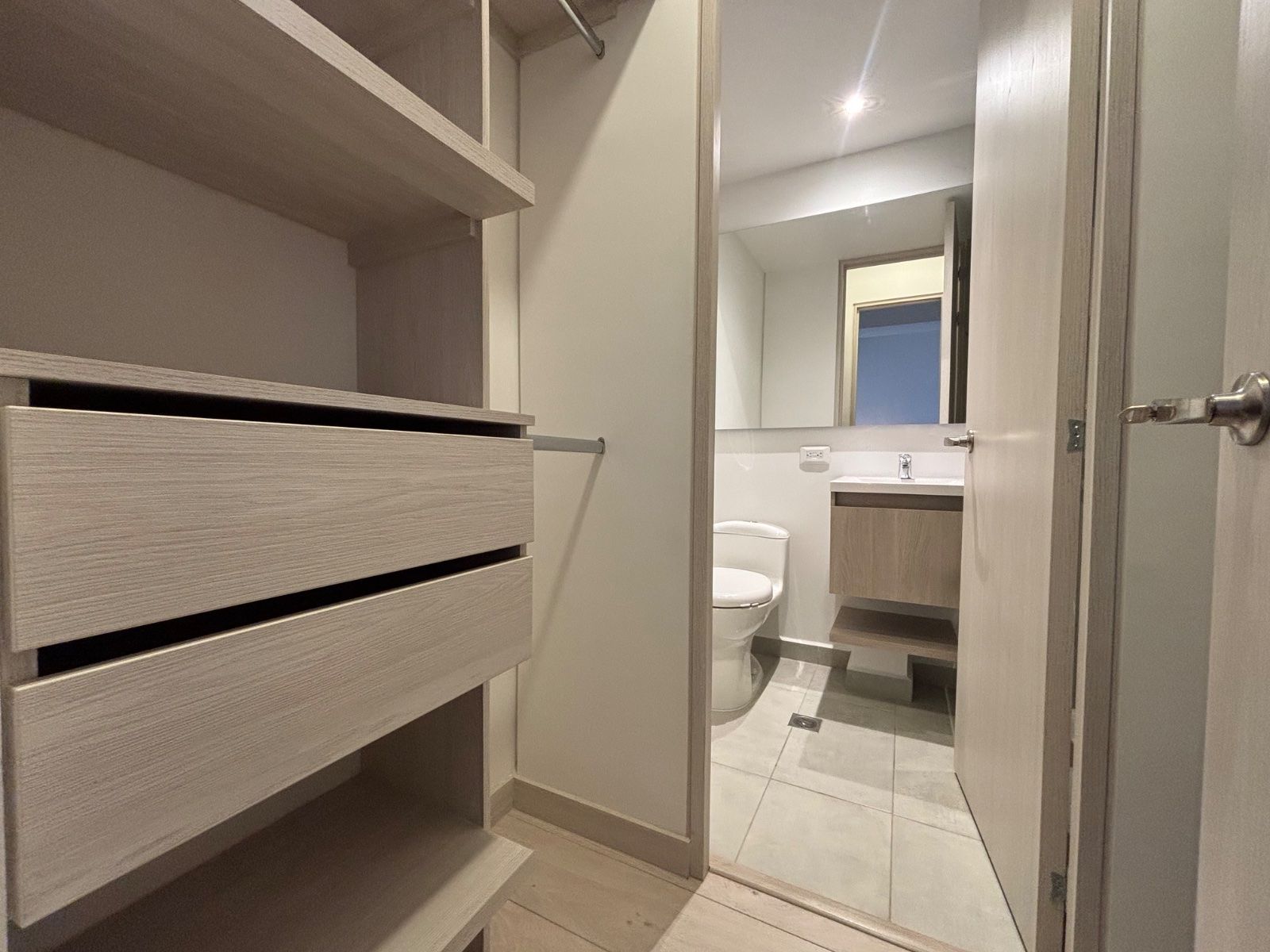 APARTAMENTO EN ARRIENDO UBICADO ENVIGADO SECTOR ZONA 1 - 5