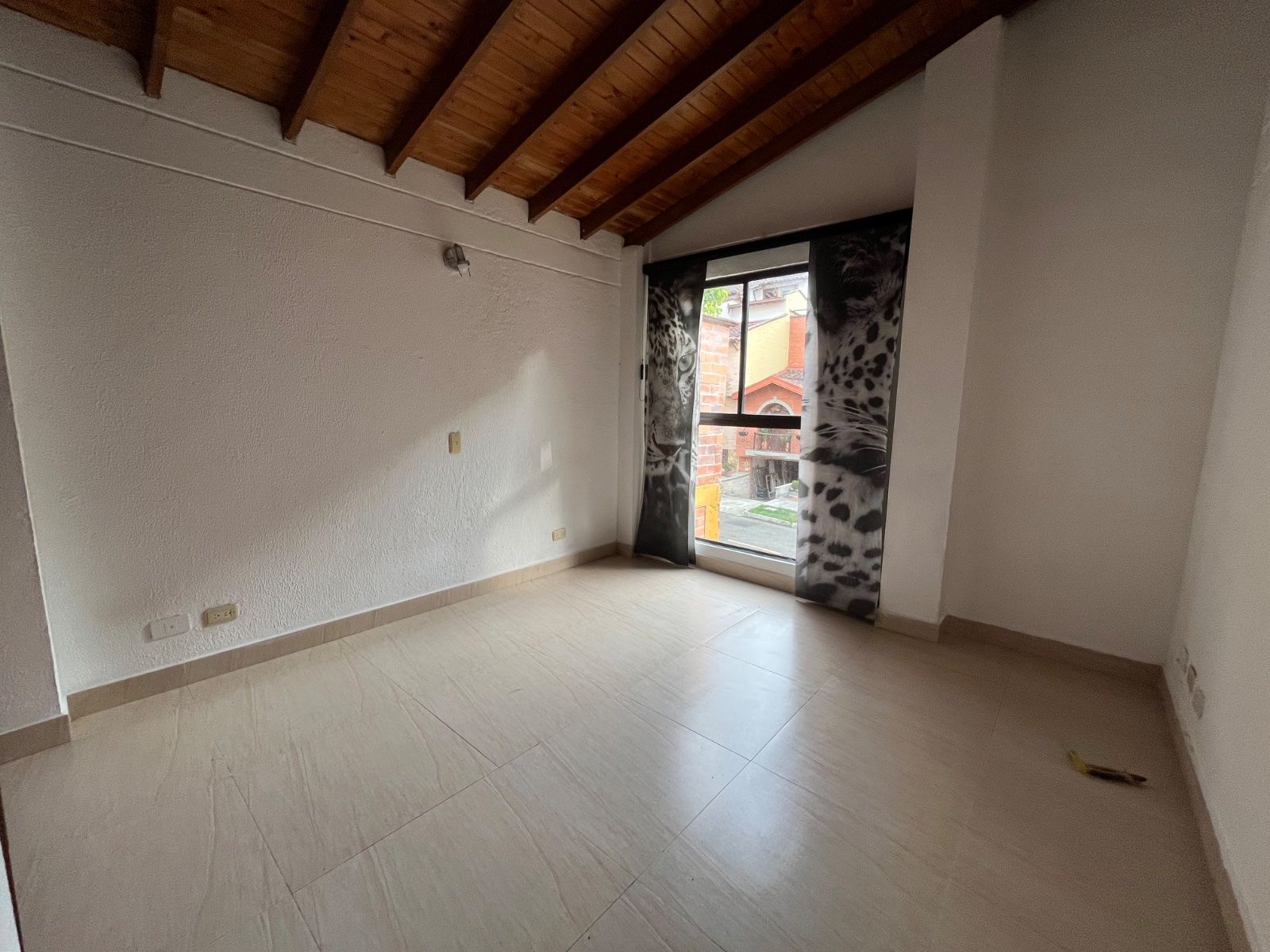 CASA EN ARRIENDO UBICADA EN LA SABANETA SECTOR LA DOCTORA - 5