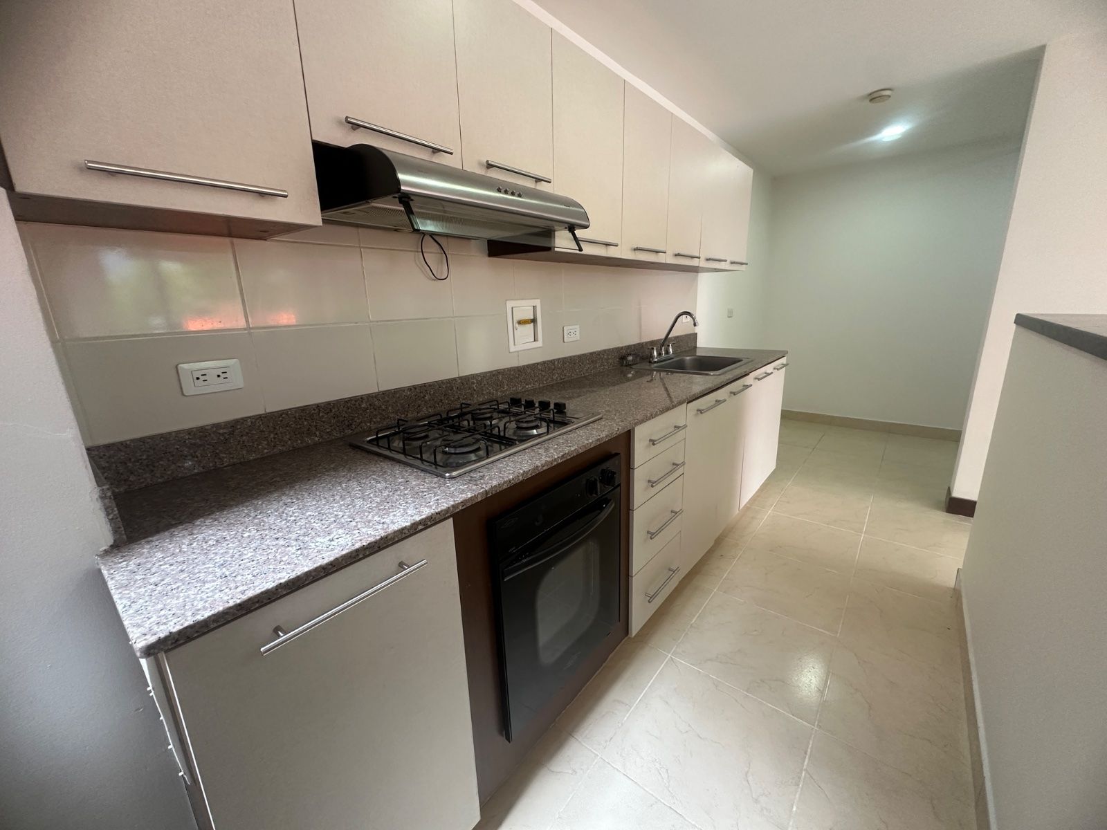 APARTAMENTO EN ARRIENDO UBICADO EN ENVIGADO SECTOR LOMA DEL ESCOBERO - 4