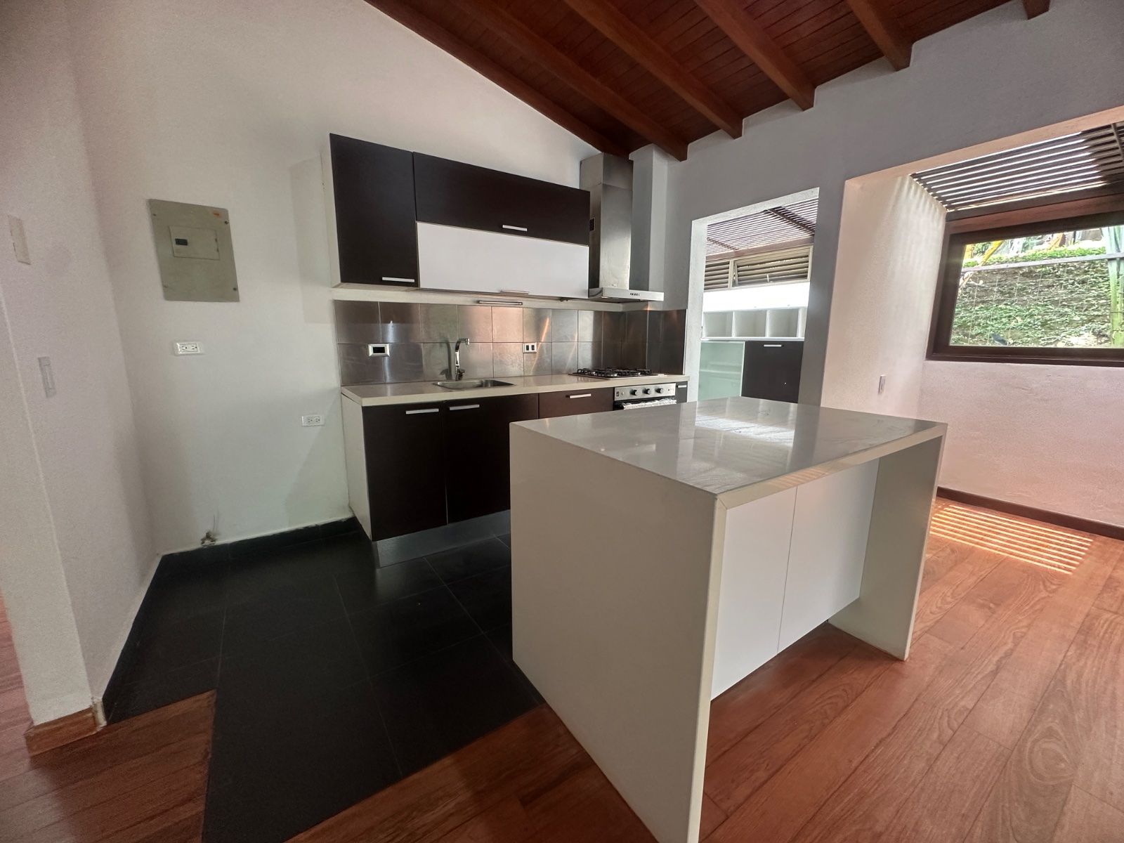 APARTAMENTO EN ARRIENDO UBICADO EN ENVIGADO SECTOR LOMA LAS BRUJAS - 2
