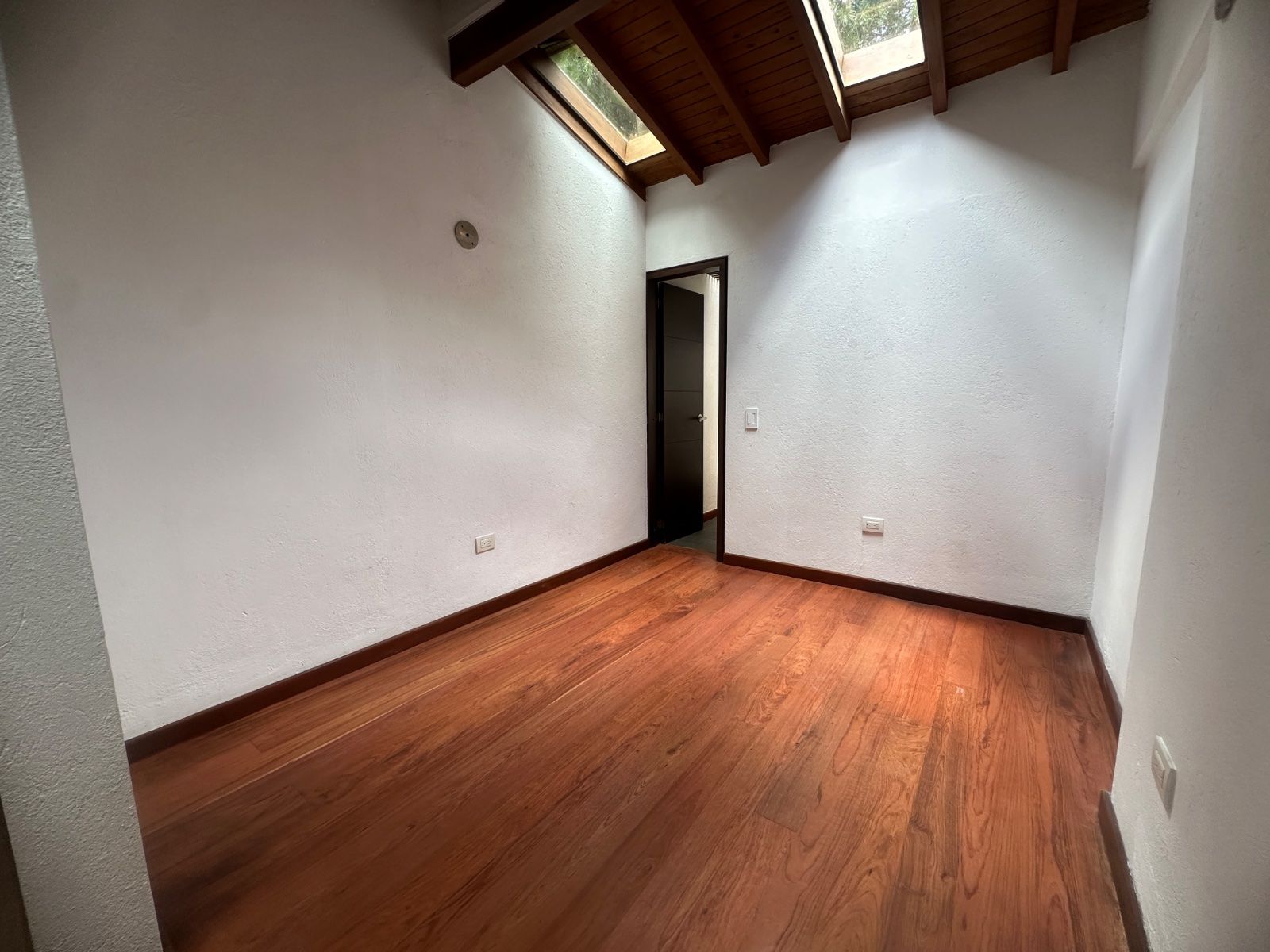 APARTAMENTO EN ARRIENDO UBICADO EN ENVIGADO SECTOR LOMA LAS BRUJAS - 5