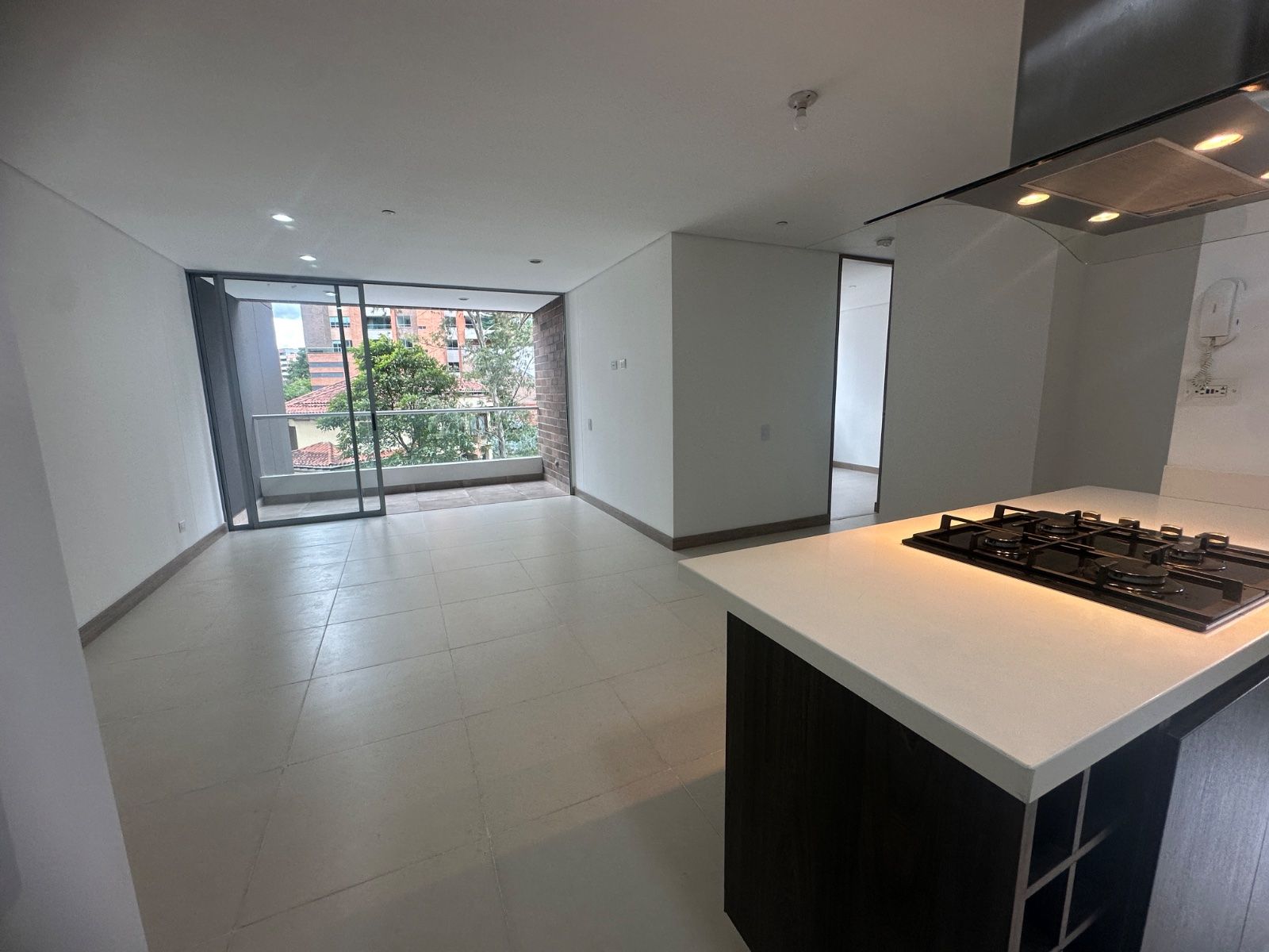 APARTAMENTO EN ARRIENDO UBICADO EN ENVIGADO SECTOR LOMA DE LOS MESA  - 2