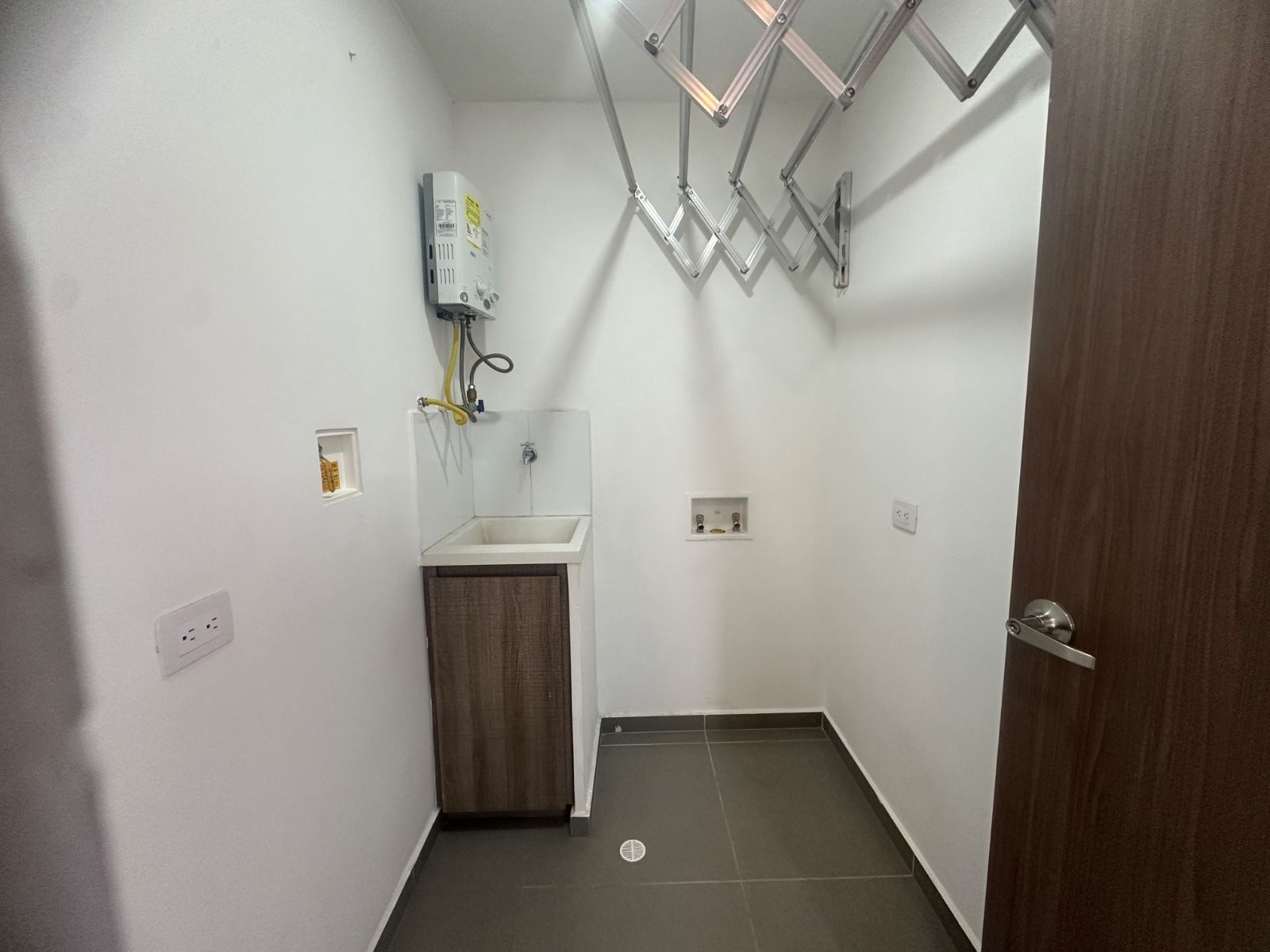 APARTAMENTO EN ARRIENDO UBICADO EN ENVIGADO SECTOR LOMA DEL ESCOBERO - 13