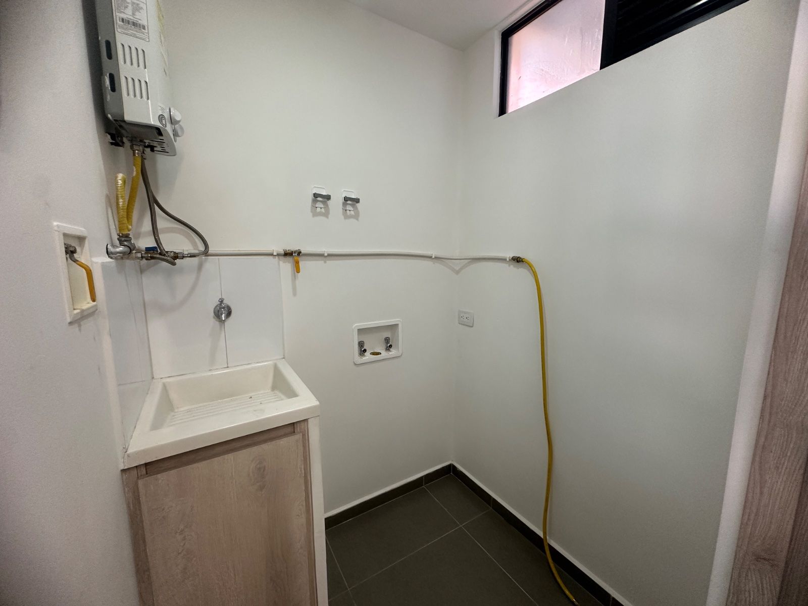 APARTAMENTO EN ARRIENDO UBICADO EN ENVIGADO SECTOR LOMA DEL ESCOBERO - 13