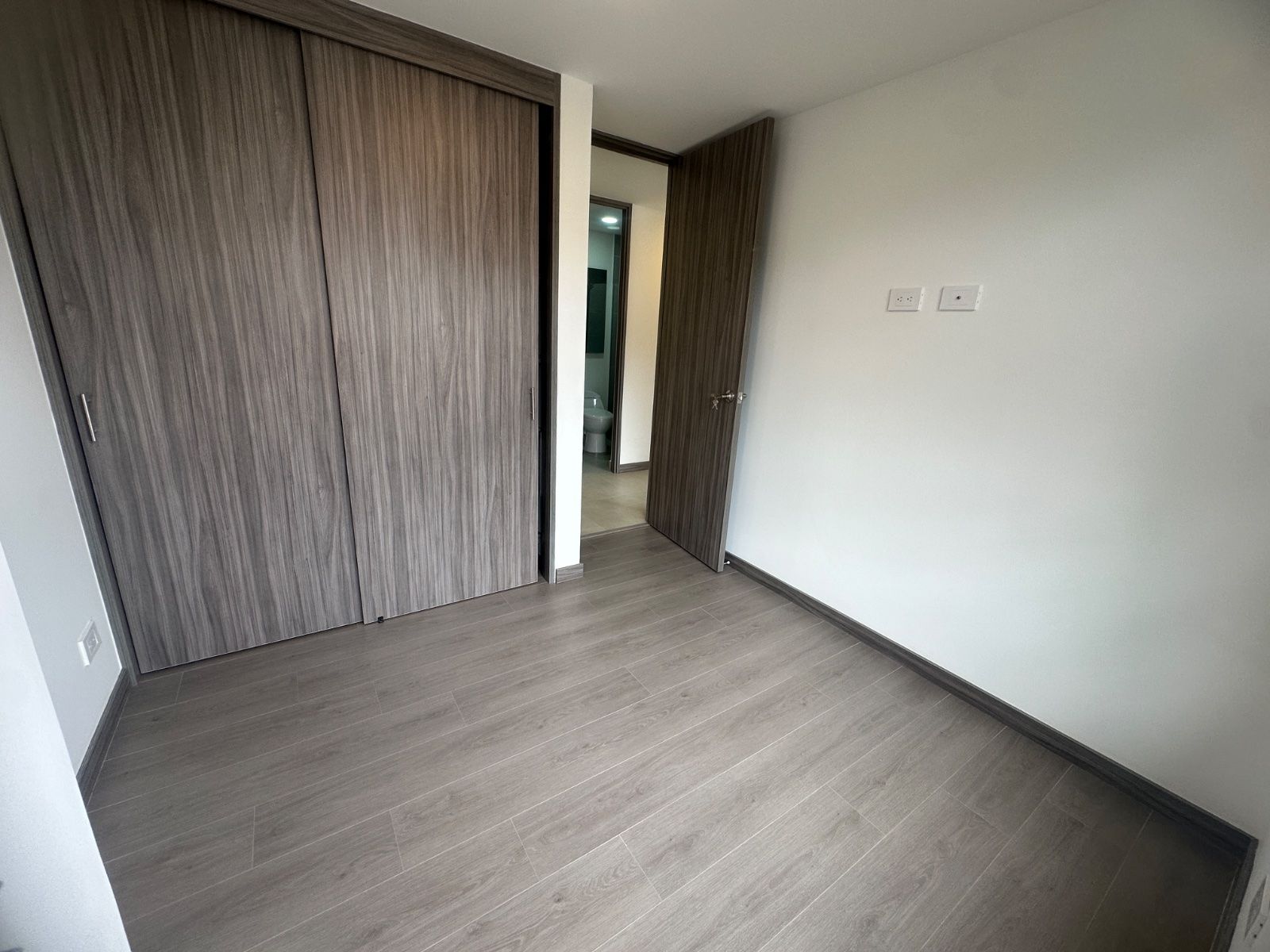 APARTAMENTO EN ARRIENDO UBICADO EN ENVIGADO SECTOR CAMINO VERDE - 5