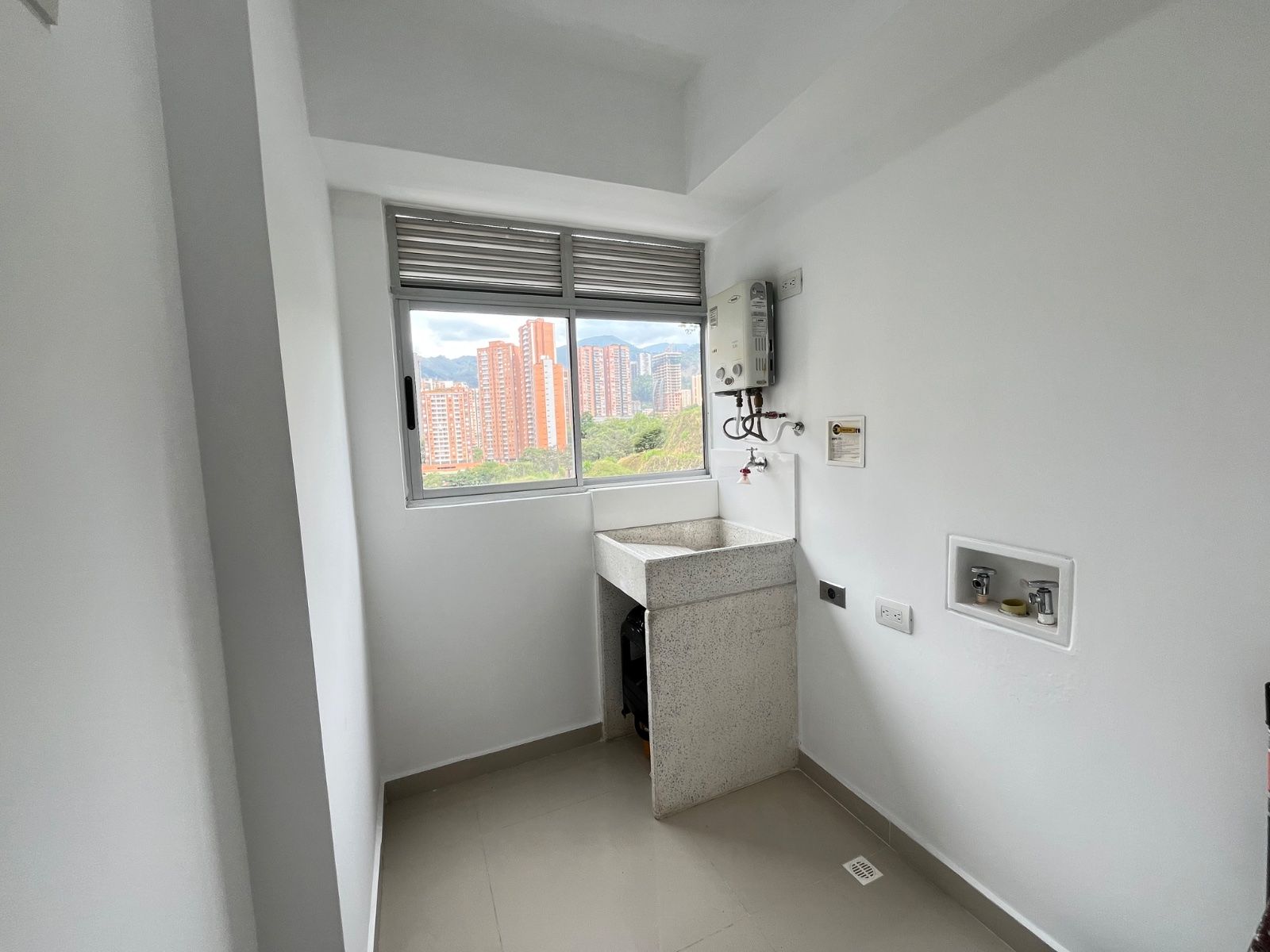 APARTAMENTO EN ARRIENDO UBICADO SABANETA SECTOR TRES ESQUINAS - 18