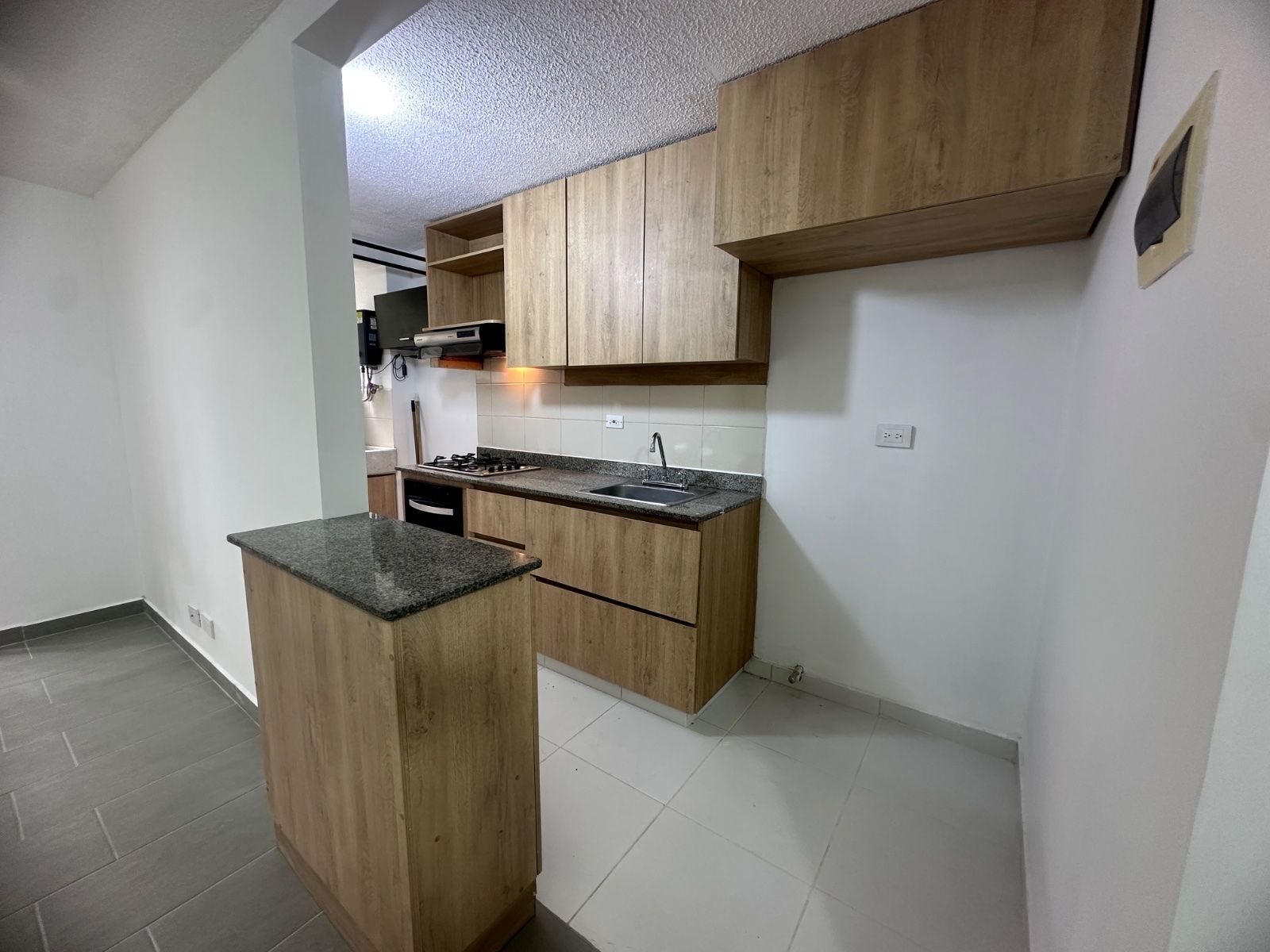 APARTAMENTO EN ARRIENDO UBICADO EN SABANETA SECTOR EL CARMELO - 2
