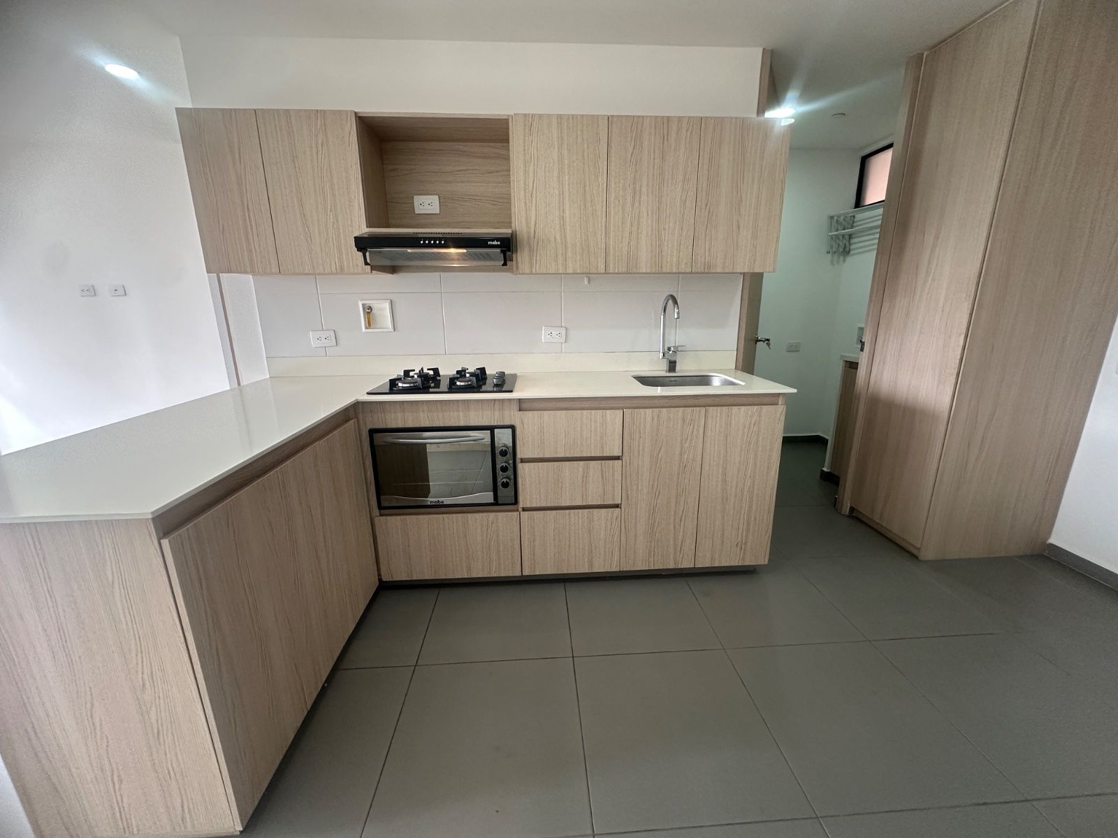 APARTAMENTO EN ARRIENDO UBICADO EN ENVIGADO SECTOR LOMA DEL ESCOBERO - 2