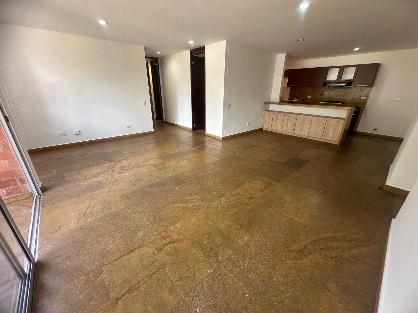 APARTAMENTO EN ARRIENDO UBICADO EN ENVIGADO SECTOR LOMA DEL ESCOBERO