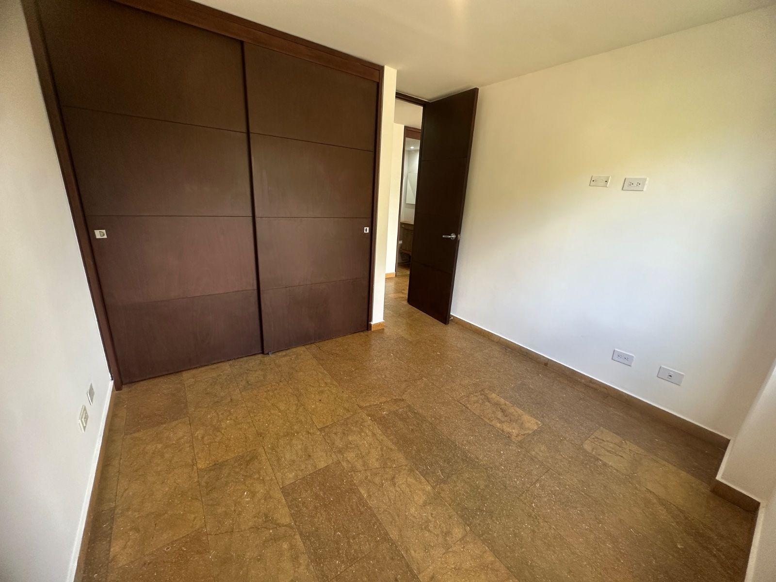 APARTAMENTO EN ARRIENDO UBICADO EN ENVIGADO SECTOR LOMA DEL ESCOBERO - 4