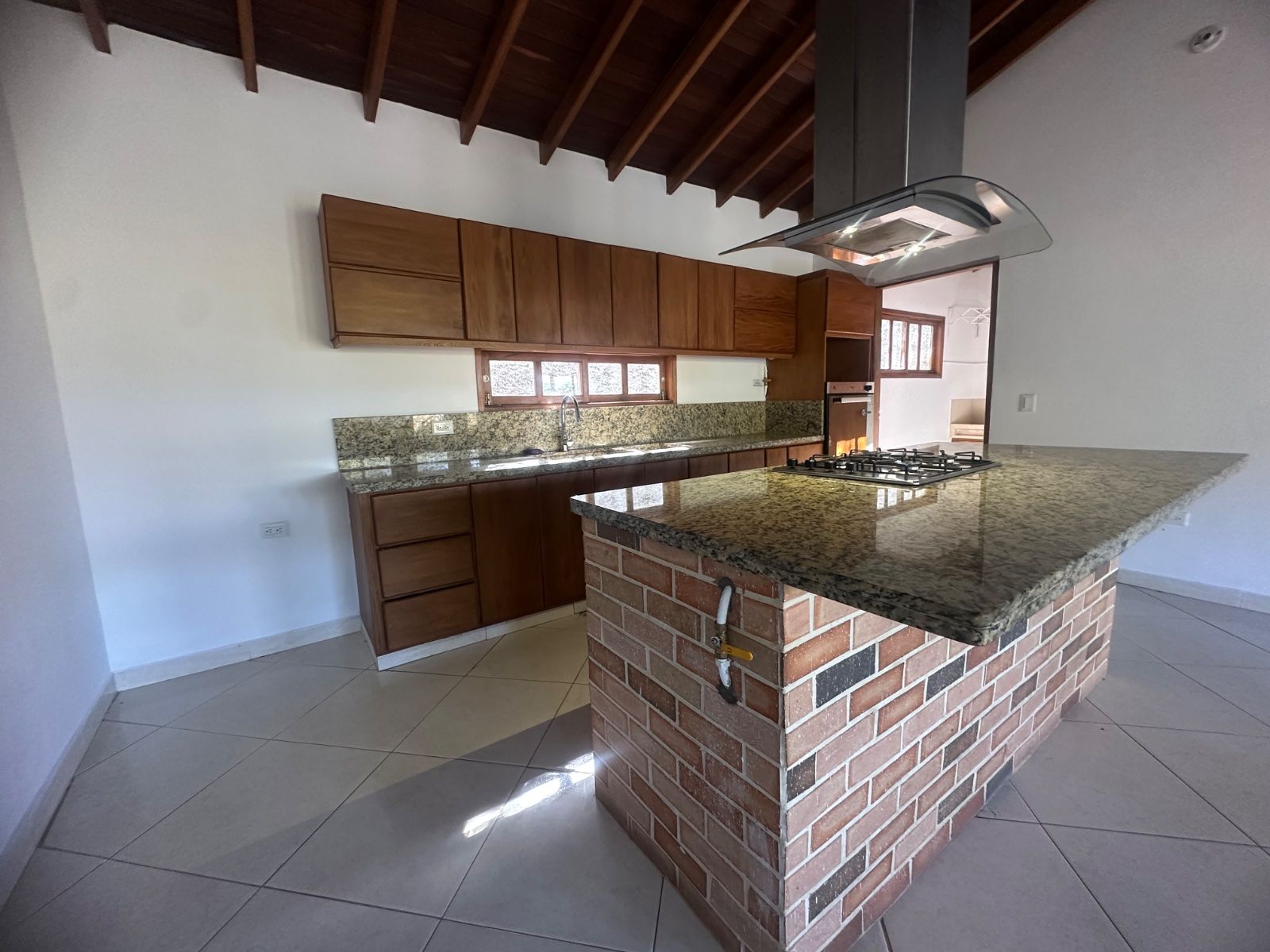 CASA EN ARRIENDO UBICADA EN ENVIGADO SECTOR LA MINA - 2