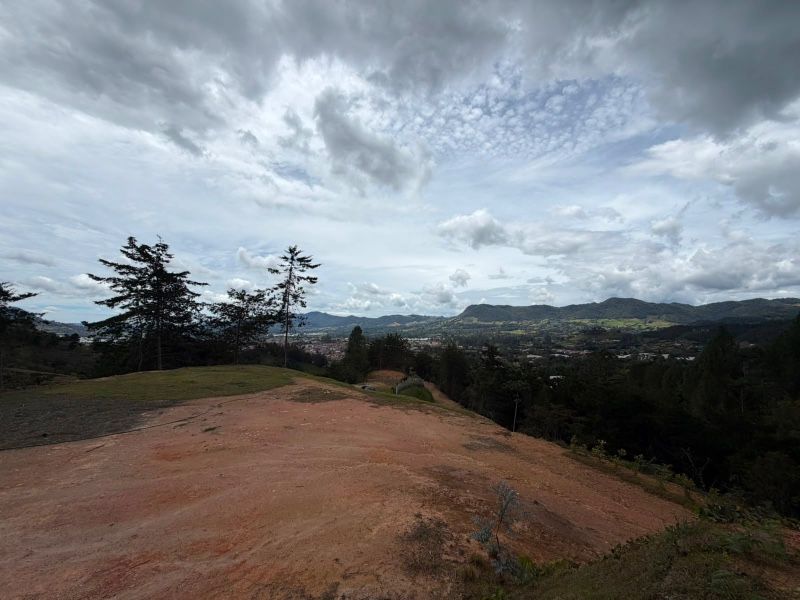 LOTE EN VENTA UBICADO EN LA CEJA SECTOR PUYACO - 3