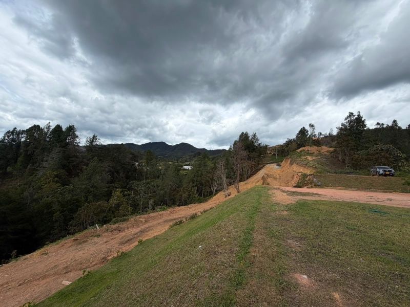 LOTE EN VENTA UBICADO EN LA CEJA SECTOR PUYACO - 6