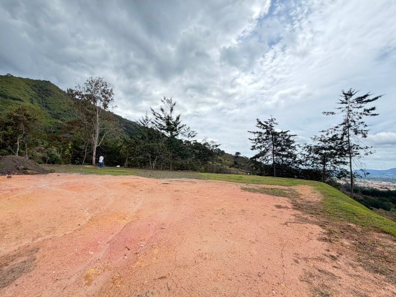 LOTE EN VENTA UBICADO EN LA CEJA SECTOR PUYACO - 11