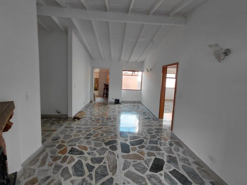 APARTAMENTO EN ARRIENDO UBICADO EN MEDELLIN POR EL SECTOR LAURELES - 2