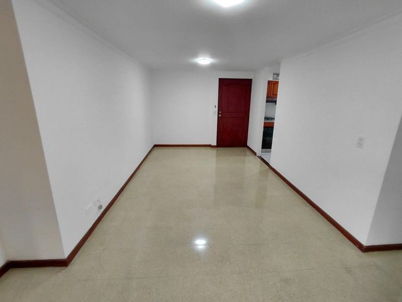 APARTAMENTO EN ARRIENDO UBICADO EN MEDELLÍN POR EL SECTOR LAURELES - 2