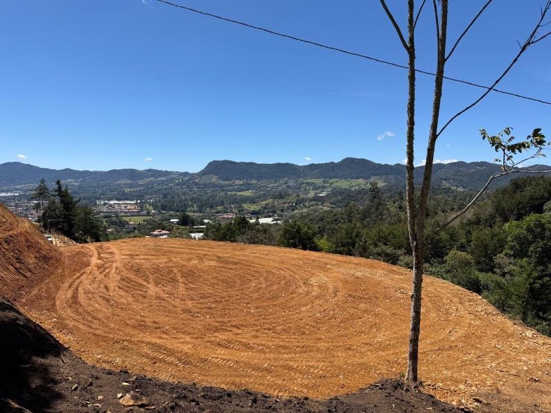 LOTE EN VENTA EN LA CEJA SECTOR PAYUCO - 4