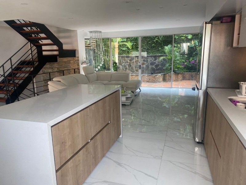 APARTAMENTO EN ARRIENDO UBICADO EN MEDELLÍN POR EL SECTOR AlTOS DEL POBLADO - 4