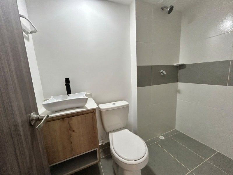	 APARTAMENTO EN ARRIENDO UBICADA EN MEDELLIN SECTOR CALAZANS PARTE ALTA - 9