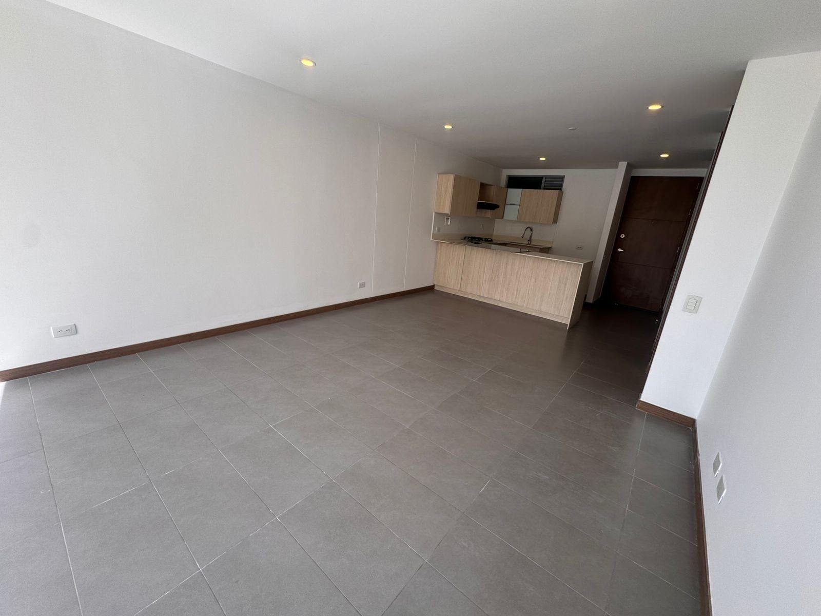 APARTAESTUDIO EN ARRIENDO UBICADO EN MEDELLIN SECTOR LOS NARANJOS - 2