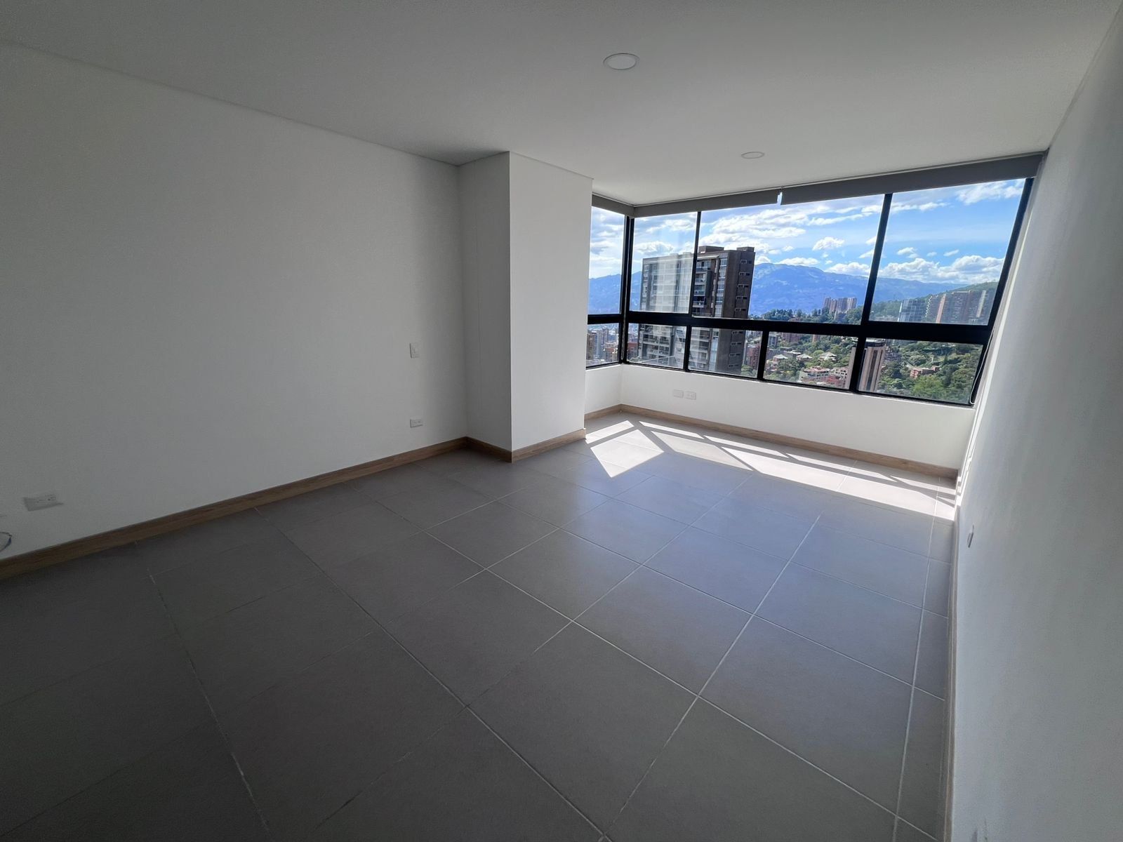 APARTAMENTO EN ARRIENDO UBICADO EN ENVIGADO SECTOR LA CALERA - 2