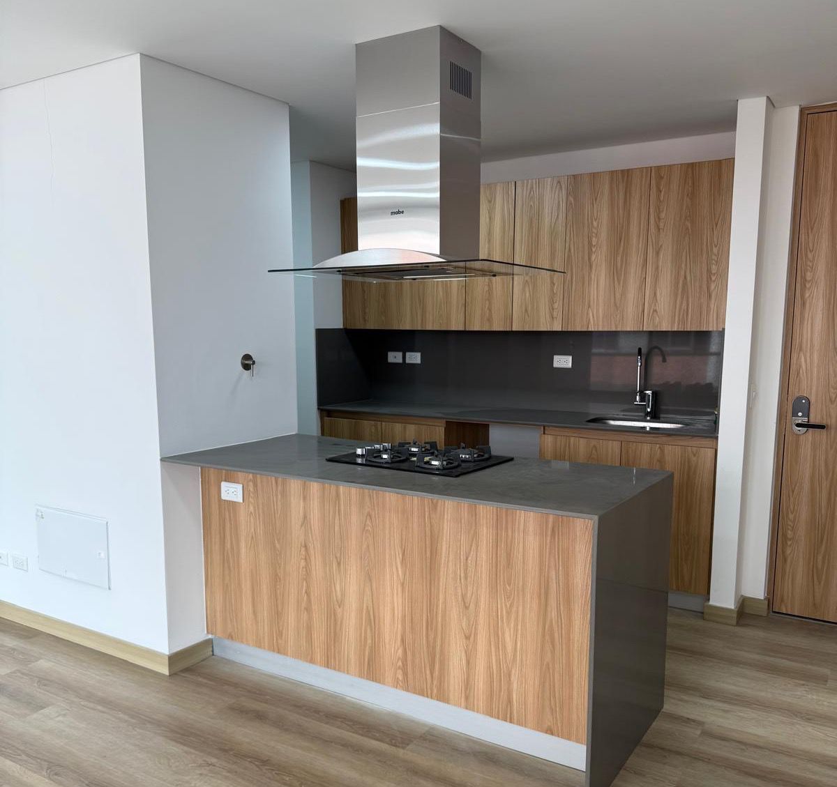 APARTAMENTO EN ARRIENDO UBICADO EN MEDELLIN SECTOR LOS COLORES - 2