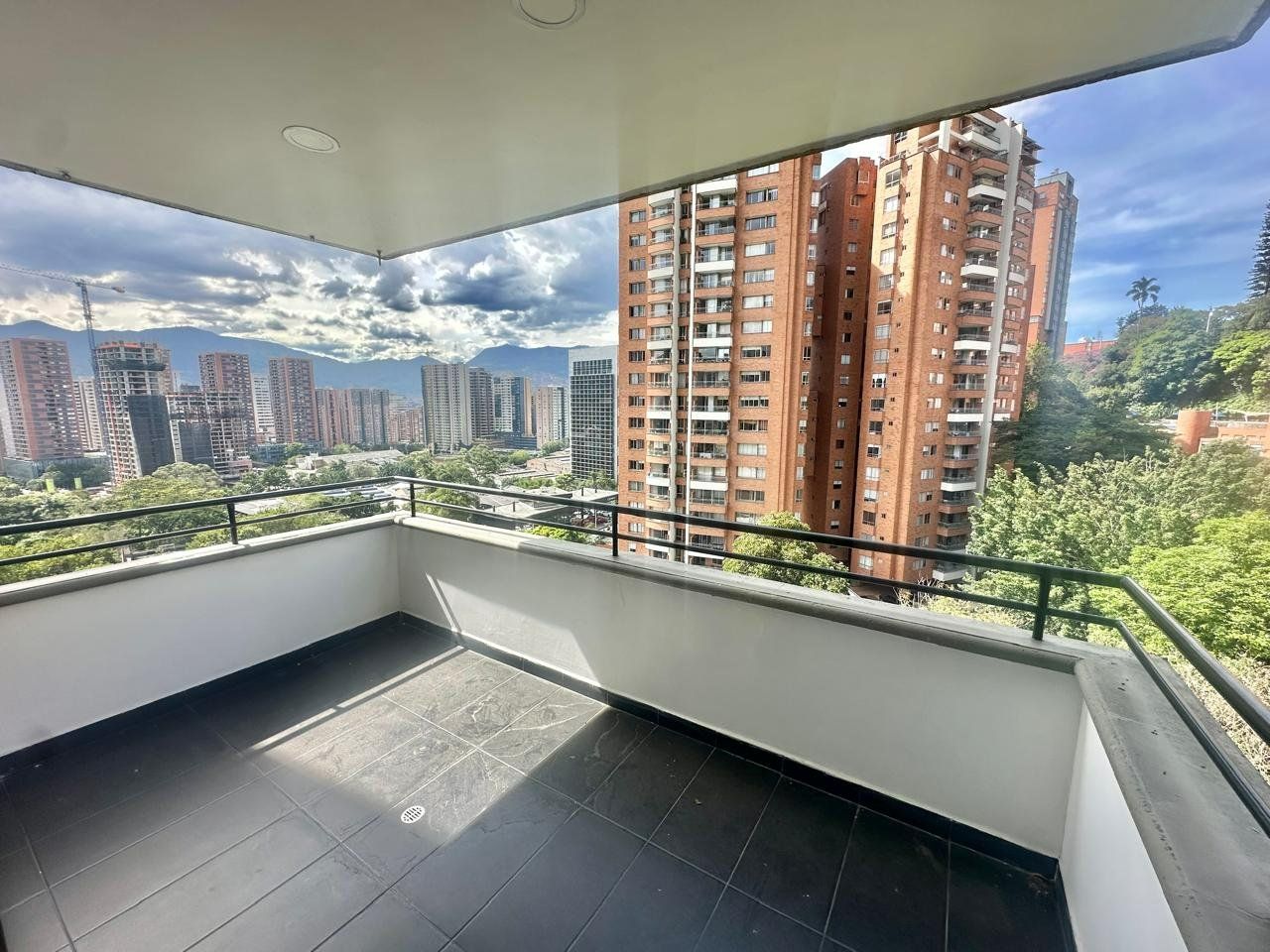 APARTAMENTO EN ARRIENDO UBICADO EN POBLADO SECTOR CASTROPOL - 11
