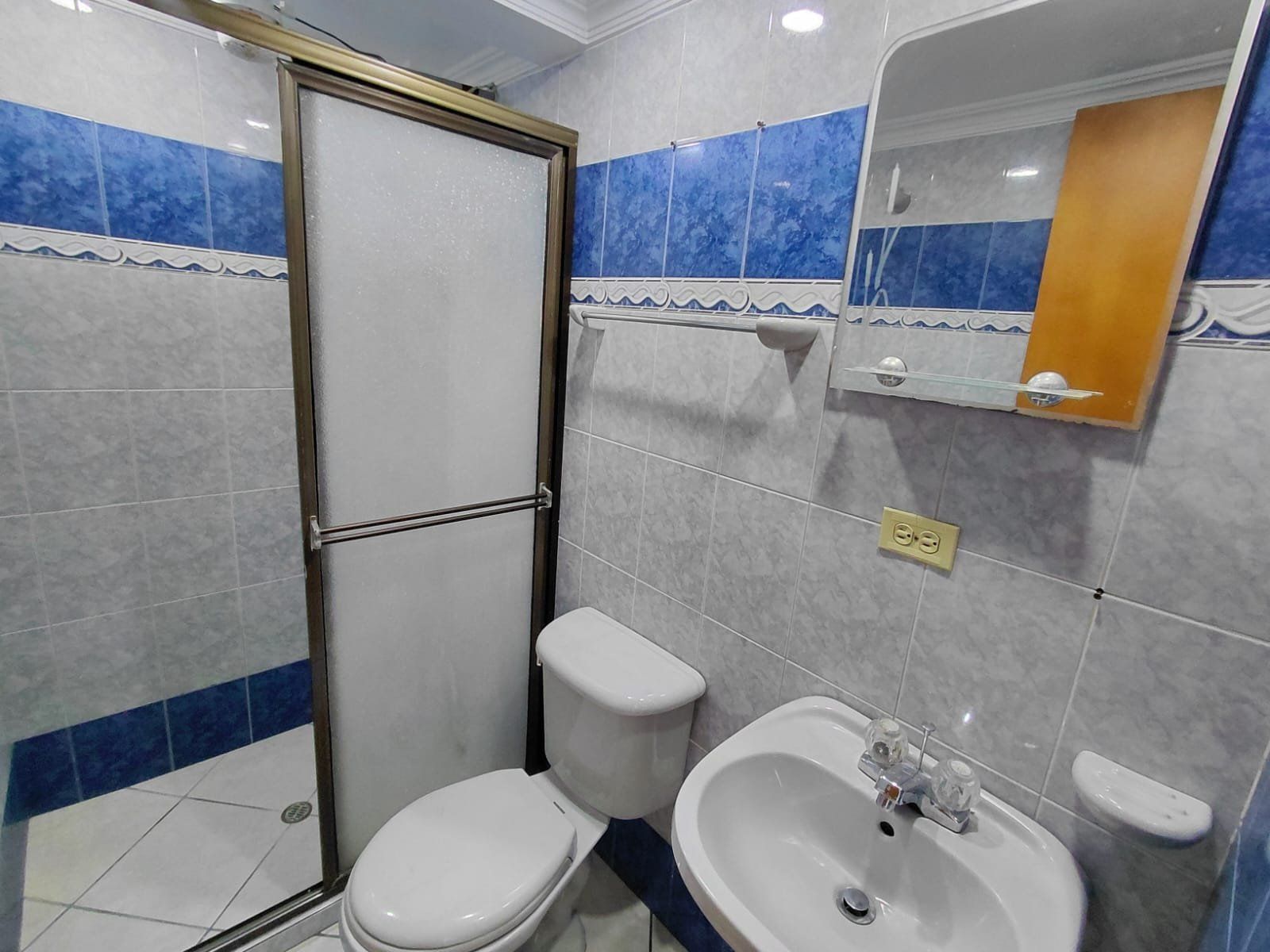 CASA EN ARRIENDO UBICADA EN MEDELLIN SECTOR SAN PABLO - 12