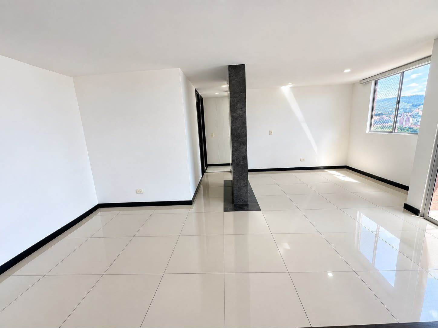 APARTAMENTO EN ARRIENDO UBICADO EN SABANETA SECTOR LAS VEGAS - 2