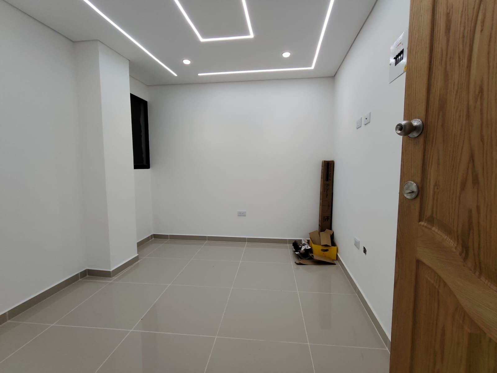 LOCAL EN ARRIENDO UBICADO EN MARINILLA SECTOR CENTRO - 2