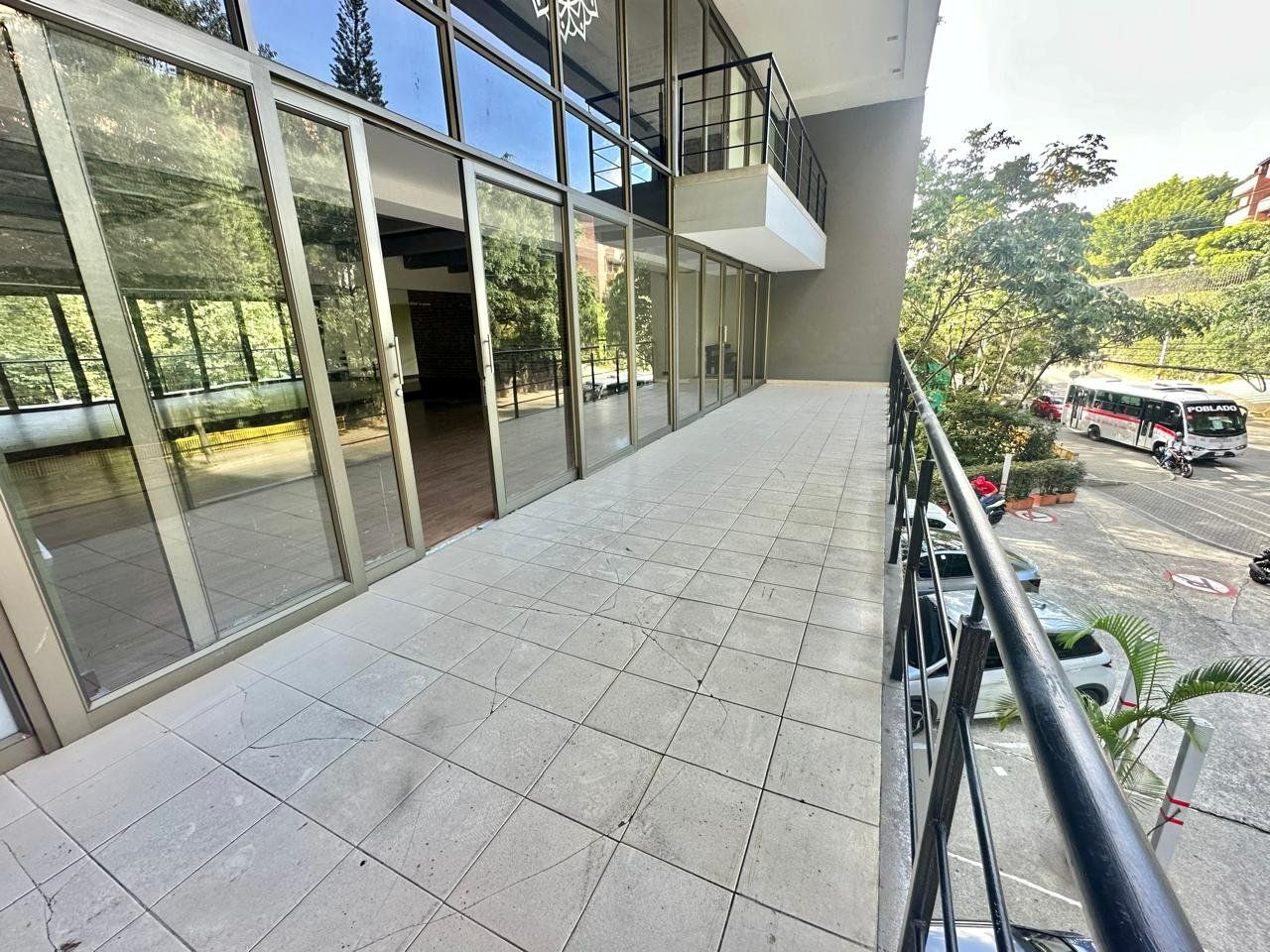 LOCAL EN VENTA UBICADO EN MEDELLIN SECTOR EL POBLADO - 18