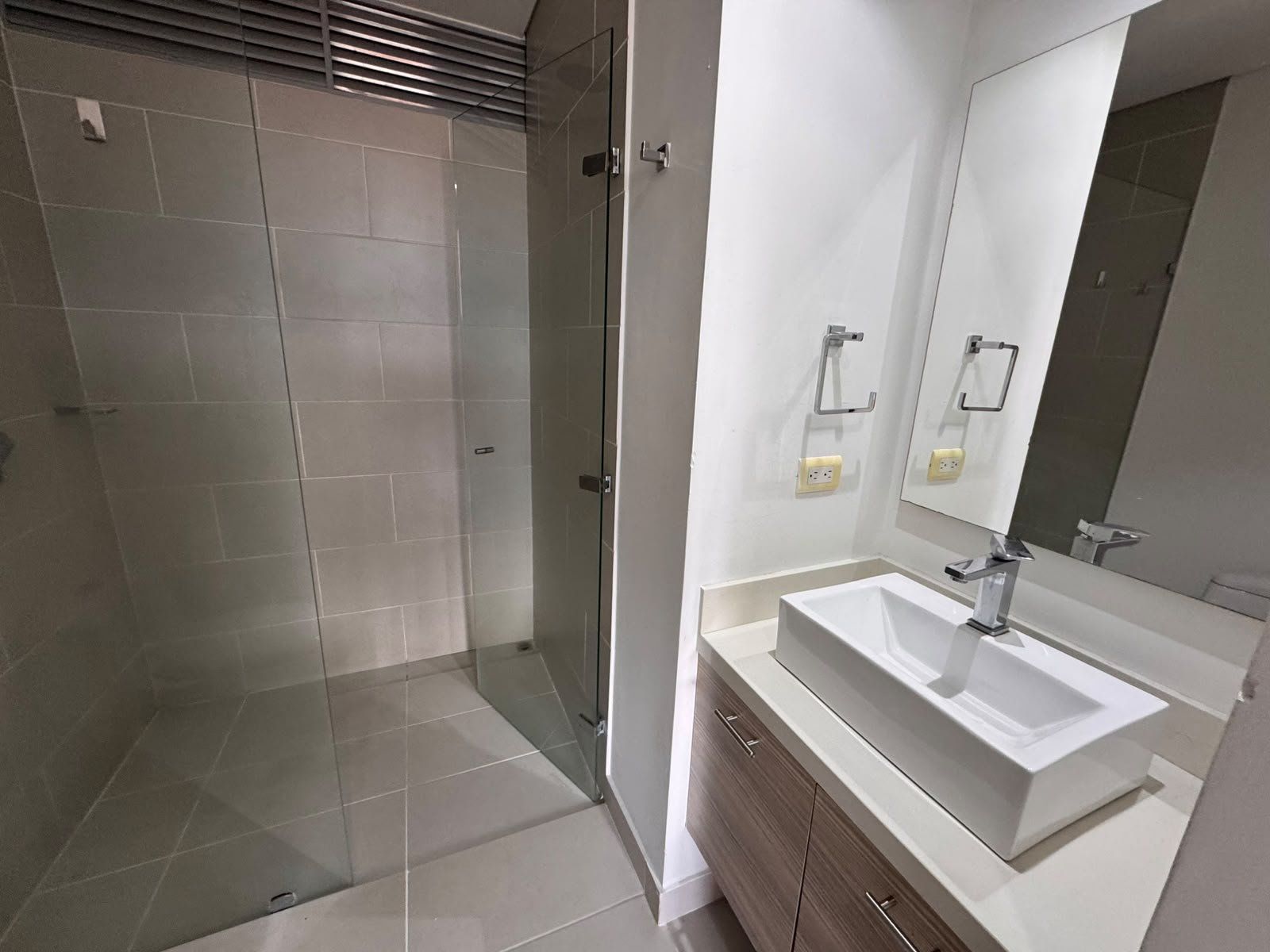 APARTAMENTO EN ARRIENDO UBICADO MEDELLÍN SECTOR CASTROPOL - 6