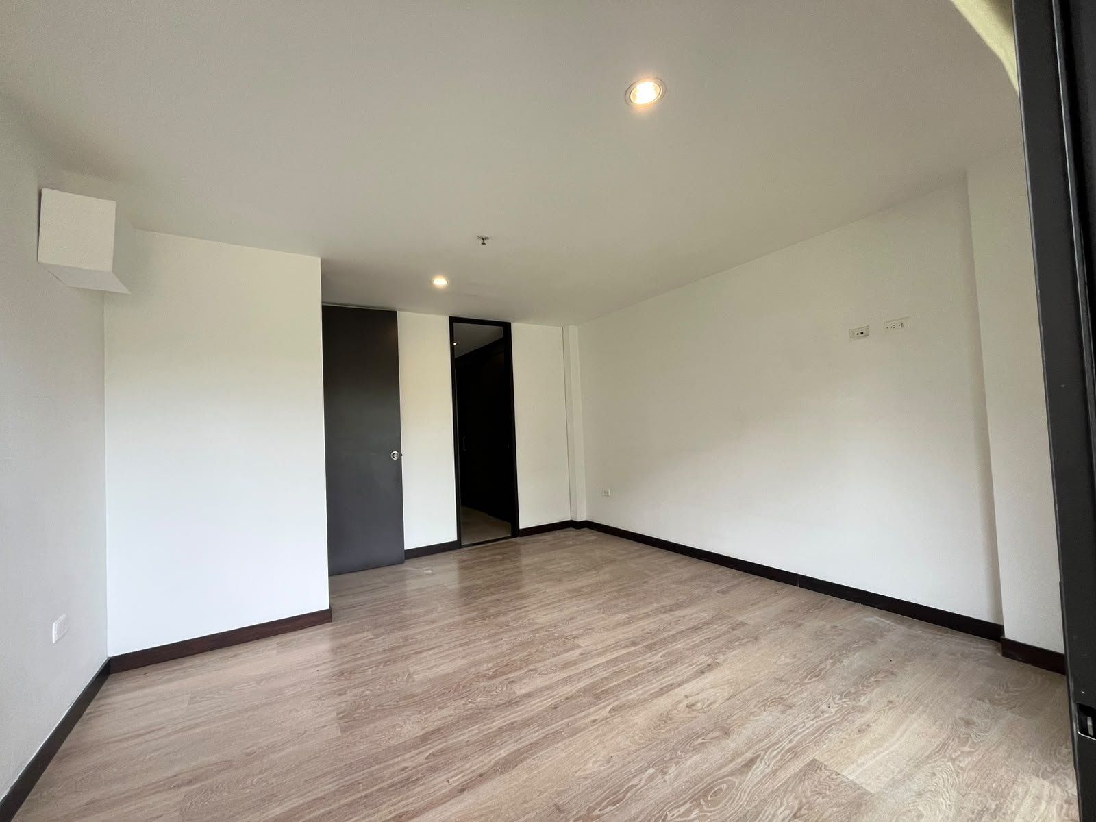 APARTAMENTO EN ARRIENDO UBICADO RIONEGRO SECTOR LLANOGRANDE - 2