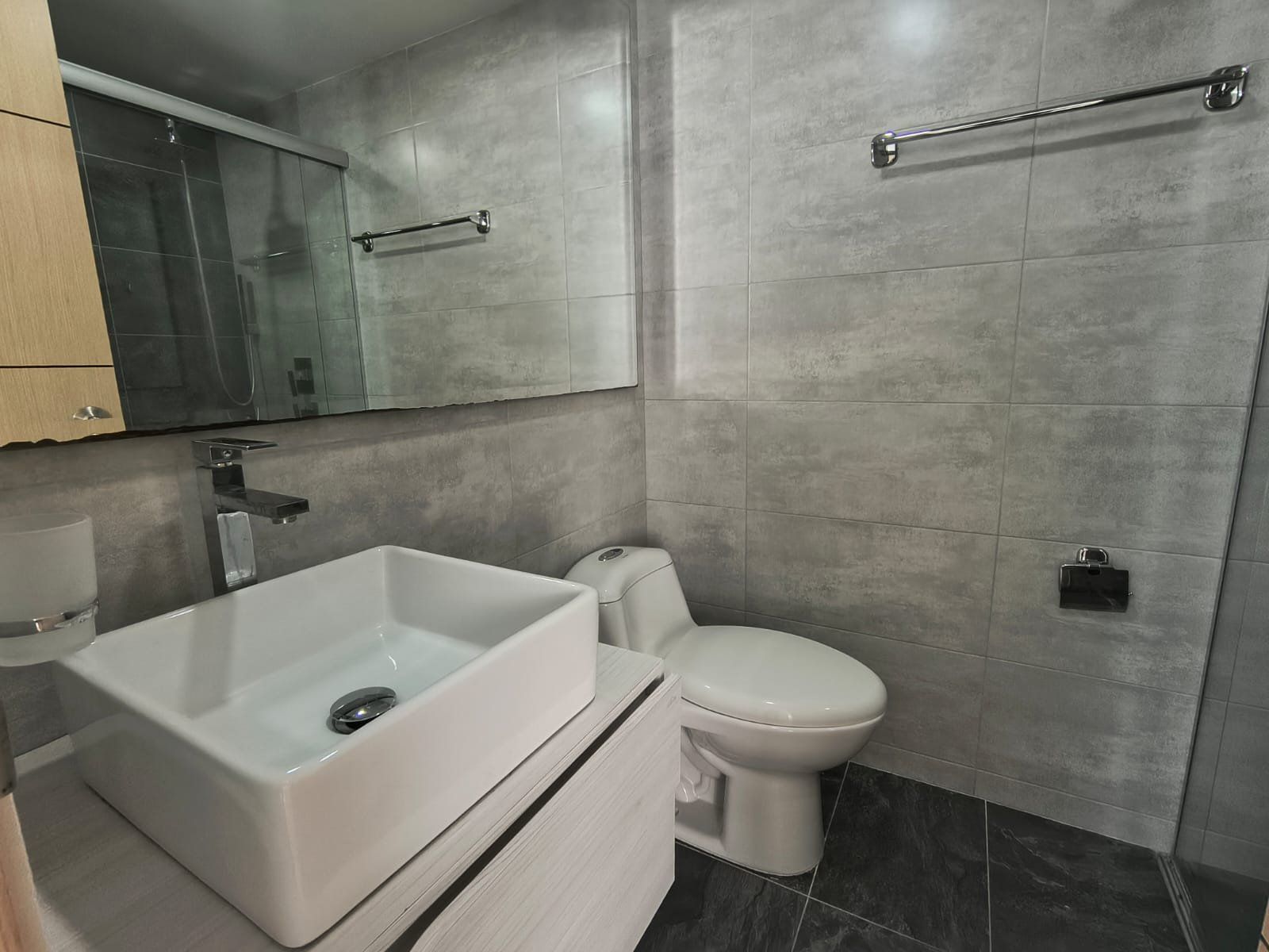 Apartamento en arriendo con 3 habitaciones en Las Antillas, Envigado - 10