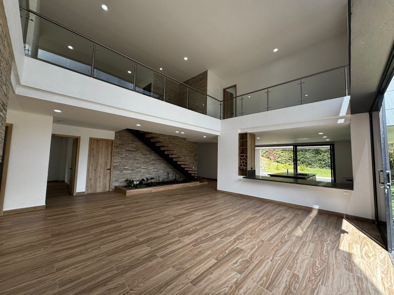 CASA EN ARRIENDO UBICADA EN EL RETIRO SECTOR LA FE - 3