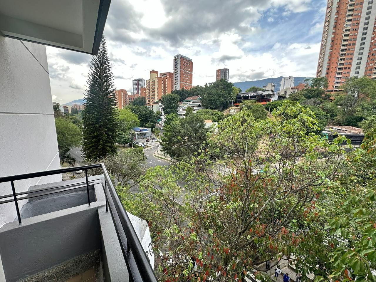 APARTAMENTO EN ARRIENDO UBICADO MEDELLIN SECTOR AGUACATALA - 10