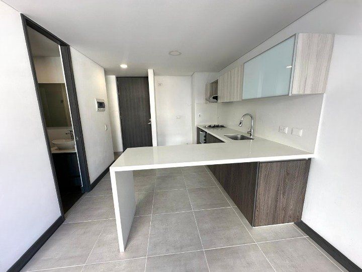 APARTAESTUDIO EN ARRIENDO UBICADO MEDELLÍN SECTOR POBLADO - 2