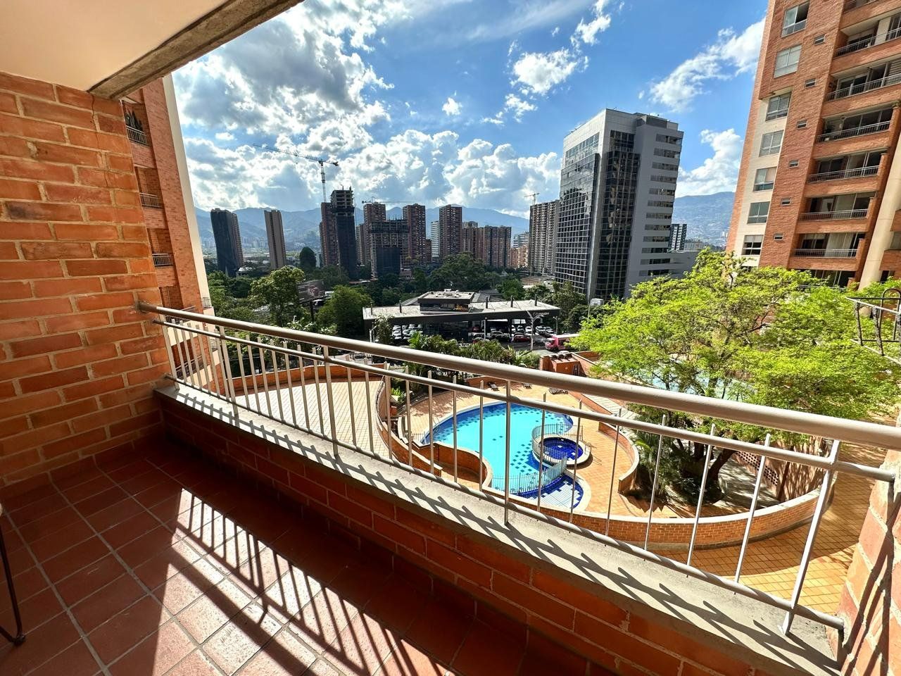 APARTAMENTO AMOBLADO EN ARRIENDO UBICADO EN EL POBLADO SECTOR CASTROPOL - 13