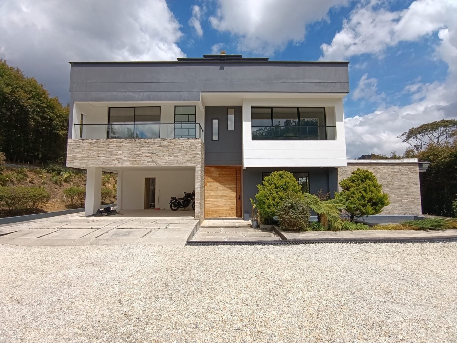 CASA EN ARRIENDO UBICADA EN EL RETIRO SECTOR LA FE