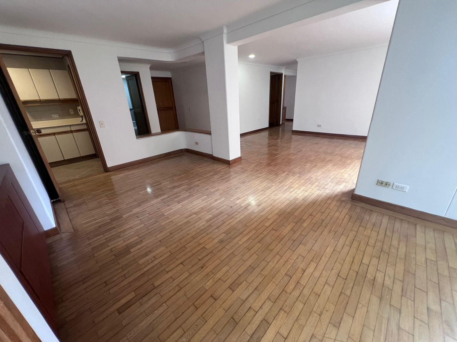 APARTAMENTO EN ARRIENDO UBICADO MEDELLIN SECTOR POBLADO