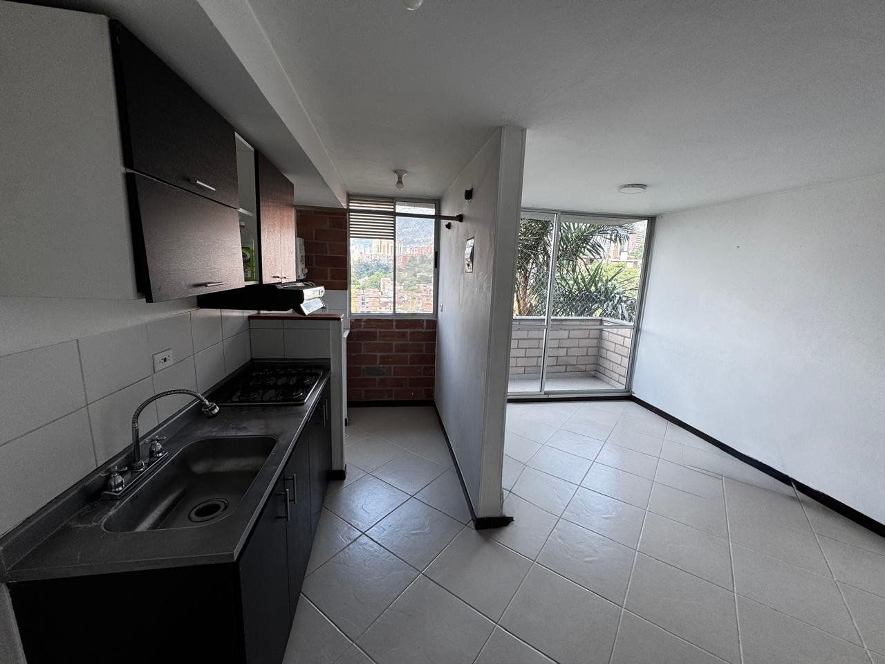 APARTAMENTO EN ARRIENDO UBICADO ENVIGADO SECTOR SENORIAL - 2
