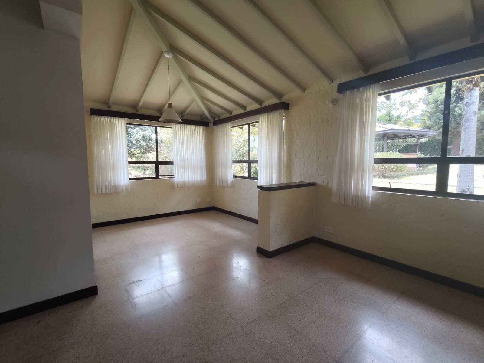 CASA EN ARRIENDO UBICADA EN LA CEJA - 4